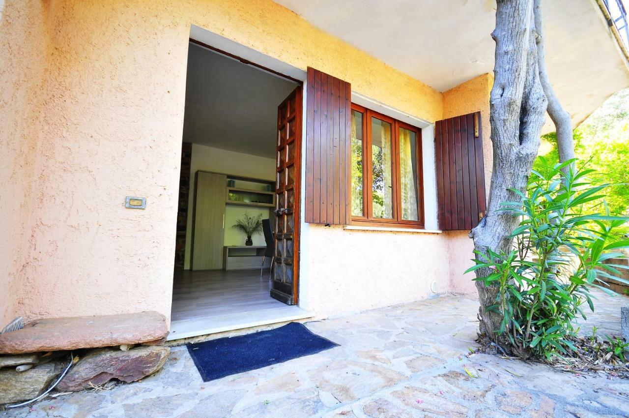 Residenza I Melograni Vila Porto Ottiolu Exterior foto