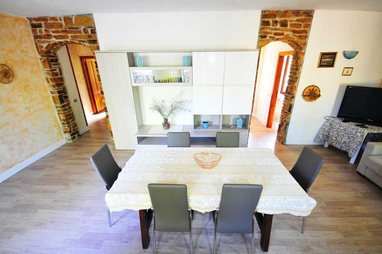 Residenza I Melograni Vila Porto Ottiolu Exterior foto